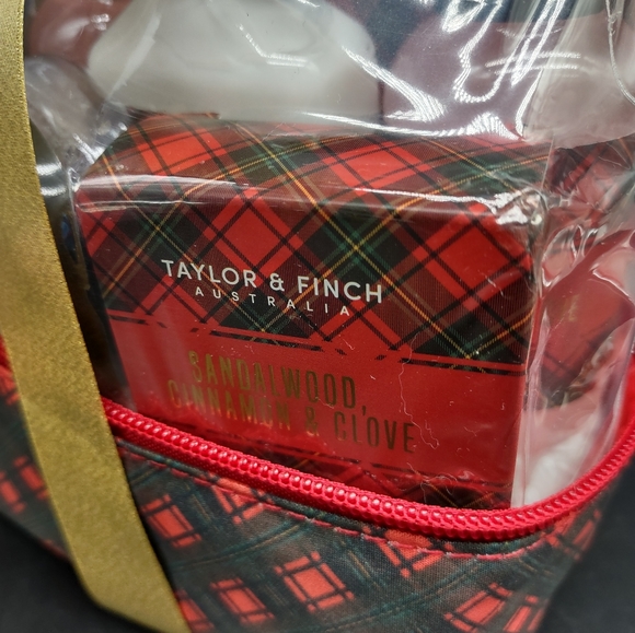 Taylor & Finch Holiday Gift Set - Picture 5 of 6
